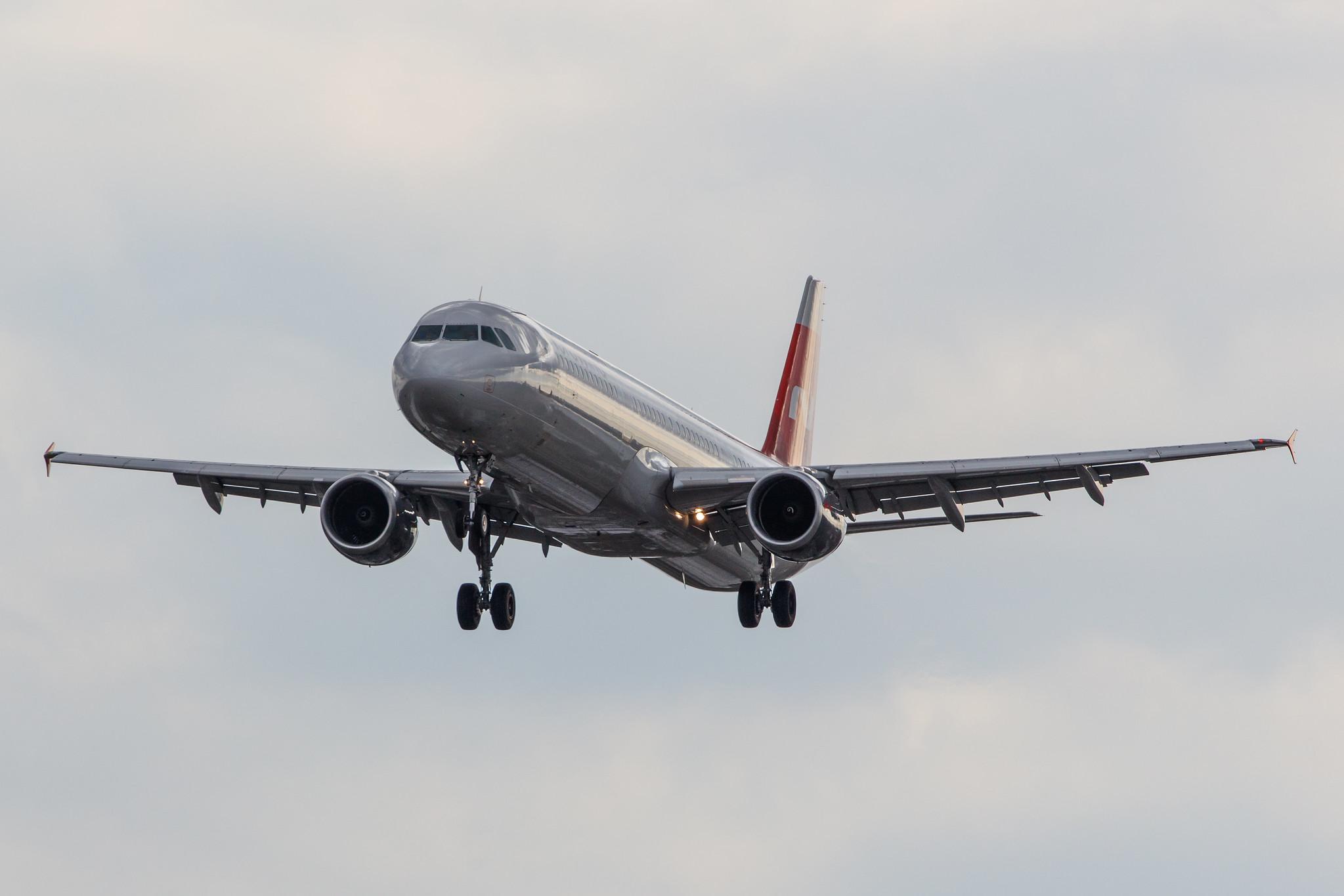 Hamburg Airport: Nordwind Airlines (N4 / NWS) |  Airbus A321-211 A321 | VQ-BOE | MSN 1219