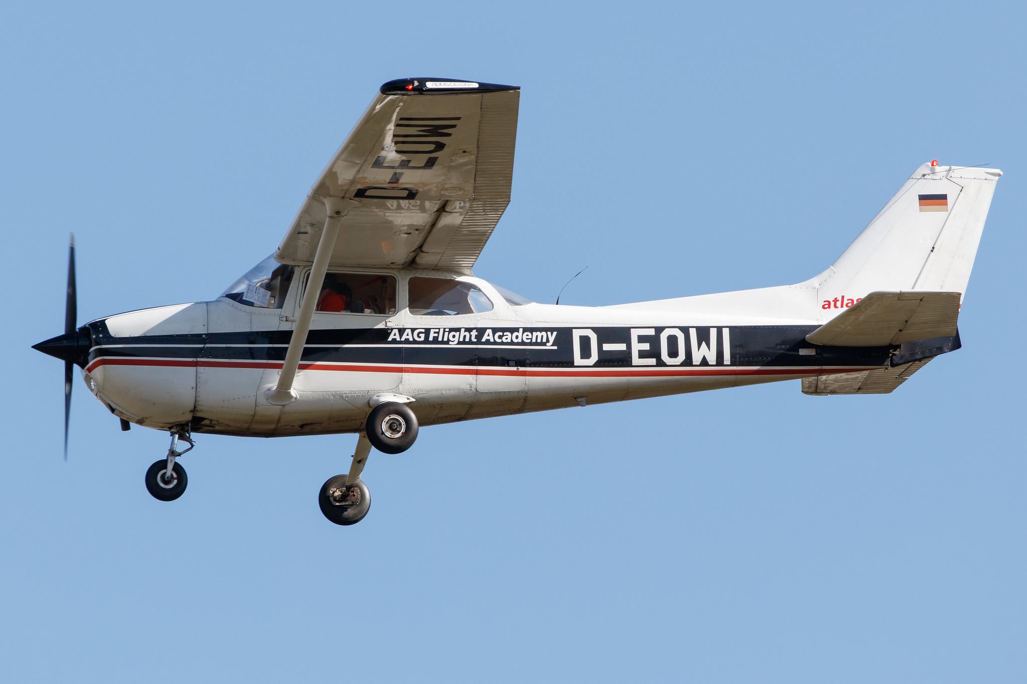 Hamburg Airport: Private owner |  Cessna F172N C172 | D-EOWI | MSN 1733