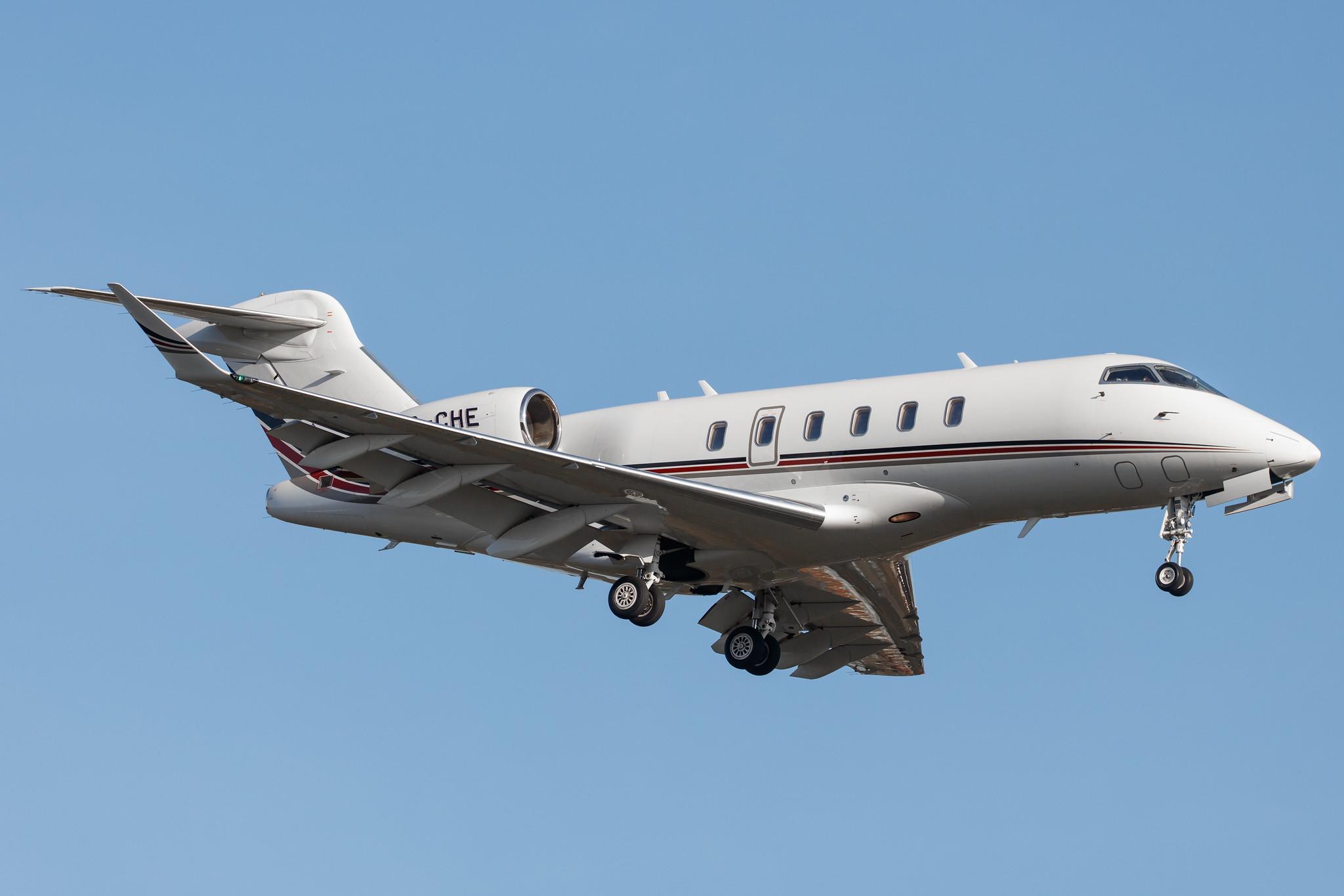 Hamburg Airport: Netjets Europe (/ NJE) | Operator: NetJets |  Bombardier Challenger 350 CL35 | CS-CHE | MSN 20623