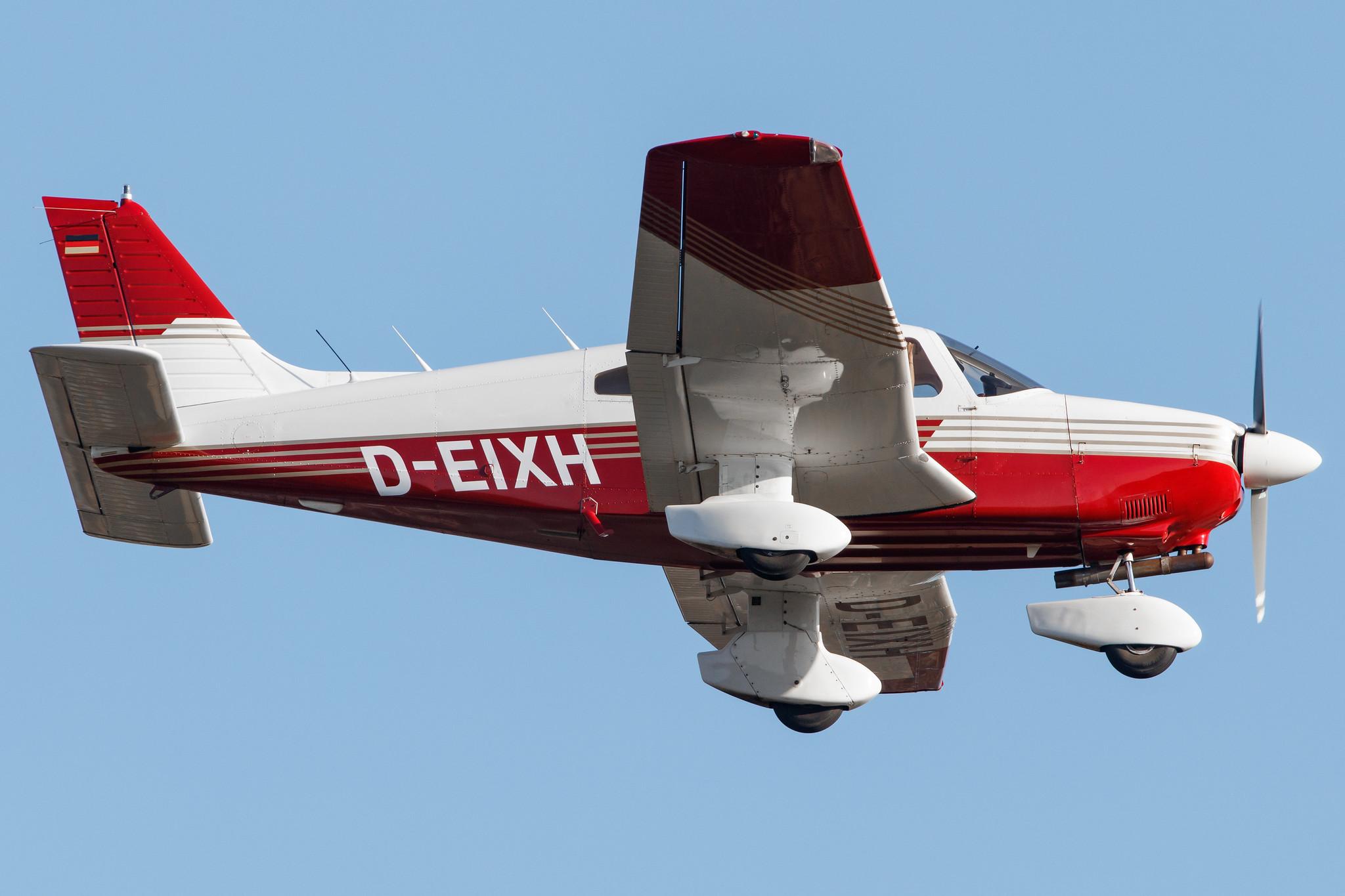 Hamburg Airport: Private owner |  Piper PA-28-181 Archer II P28A | D-EIXH | MSN 2890191