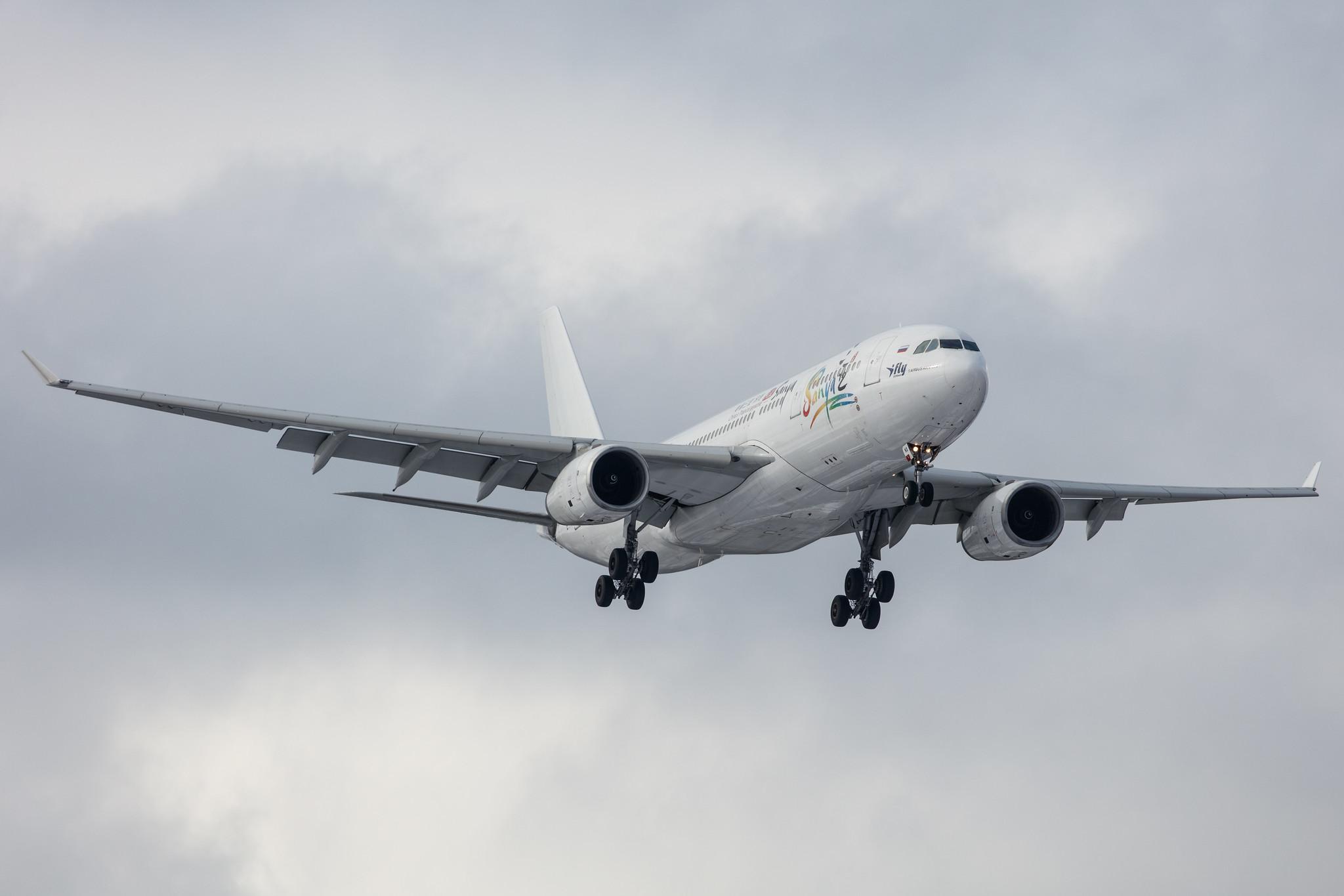 Hamburg Airport: I-Fly (I4 / RSY) |  Airbus A330-243 A332 | EI-FNX | MSN 283