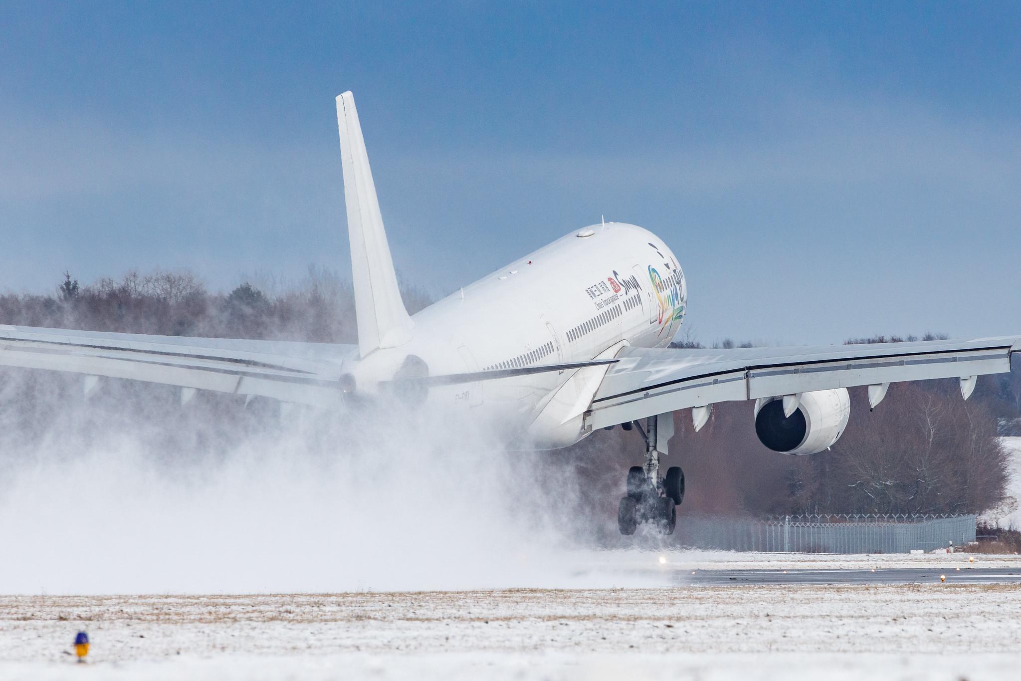 Hamburg Airport: I-Fly (I4 / RSY) |  Airbus A330-243 A332 | EI-FNX | MSN 283