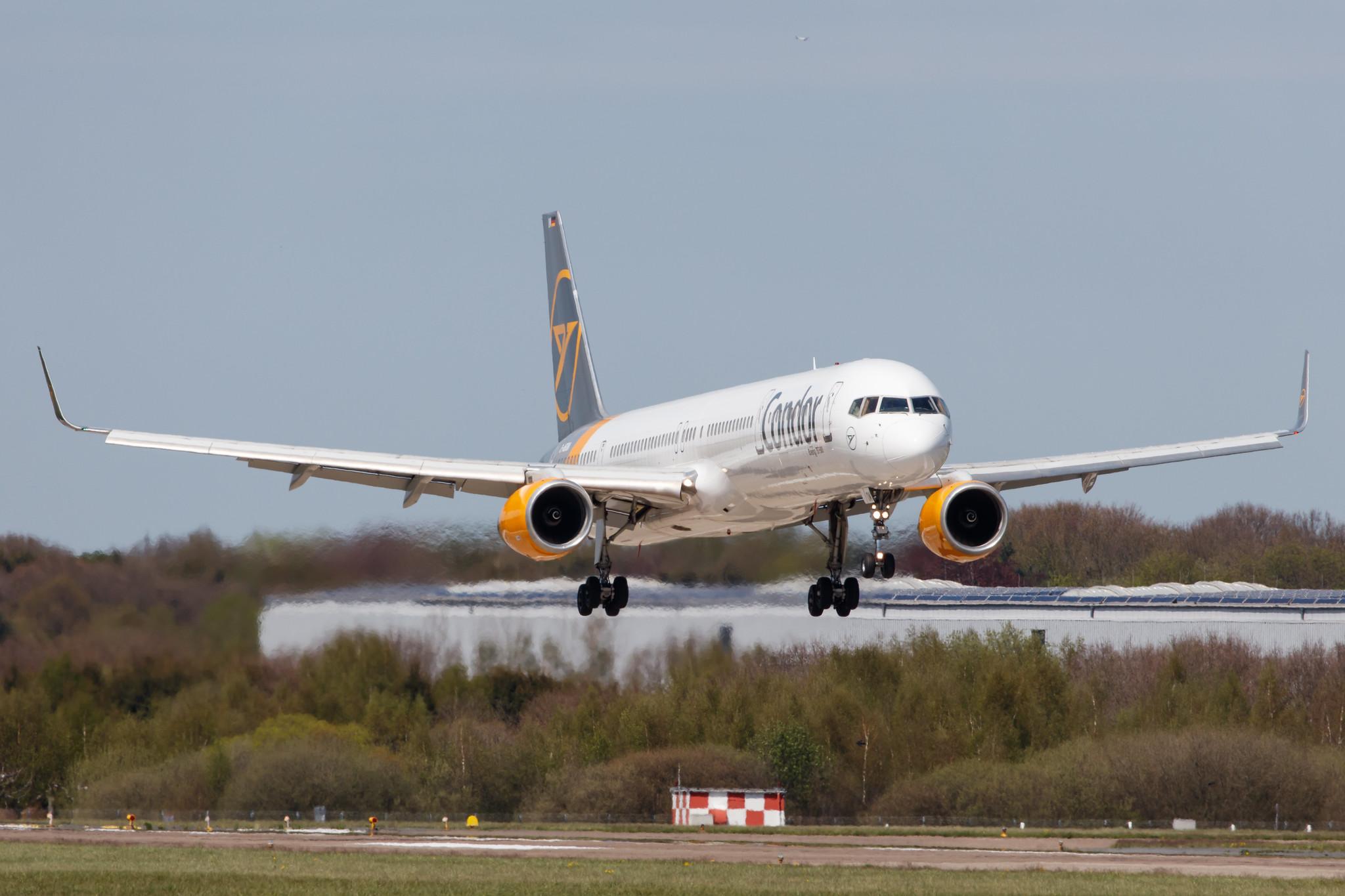 Hamburg Airport: Condor (DE / CFG) |  Boeing 757-330 B753 | D-ABOM | MSN 29022
