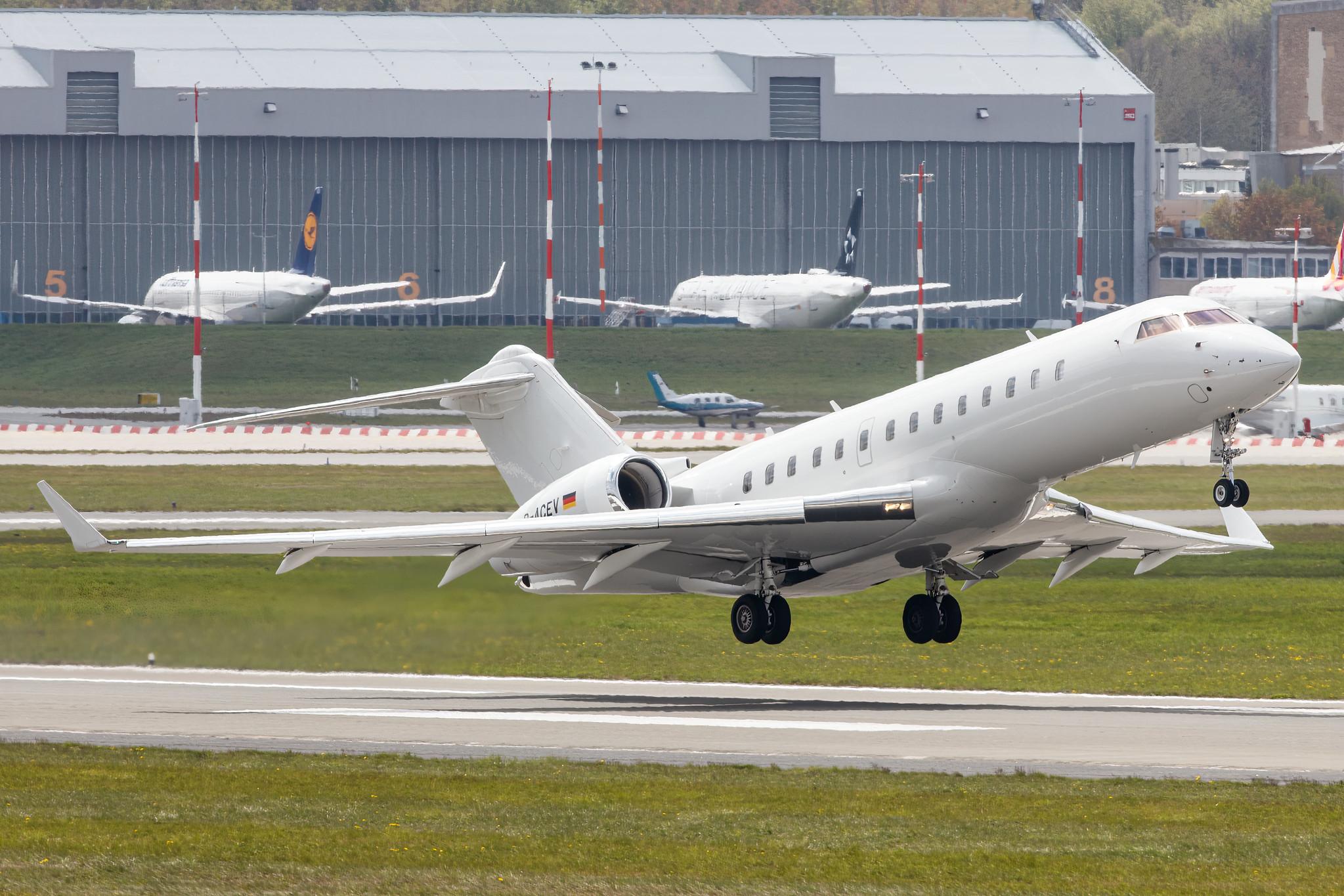 Hamburg Airport: FAI rent-a-jet |  Bombardier Global Express GLEX | D-ACEV | MSN 9084