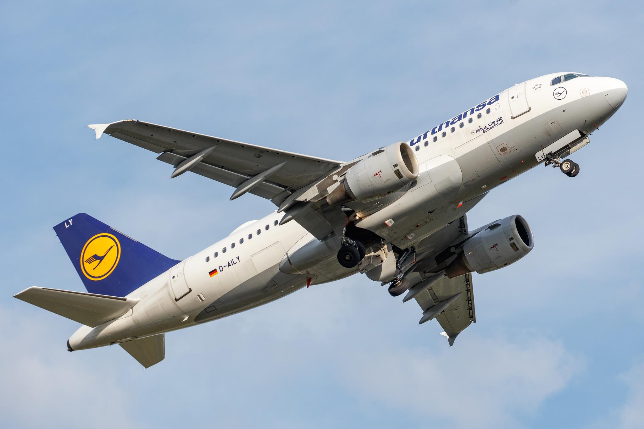 Hamburg Airport: Lufthansa (LH / DLH) |  Airbus A319-114 A319 | D-AILY | MSN 0875