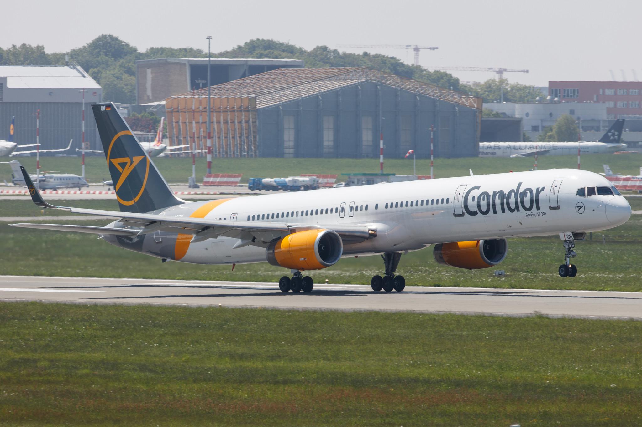 Hamburg Airport: Condor (DE / CFG) |  Boeing 757-330 B753 | D-ABOM | MSN 29022
