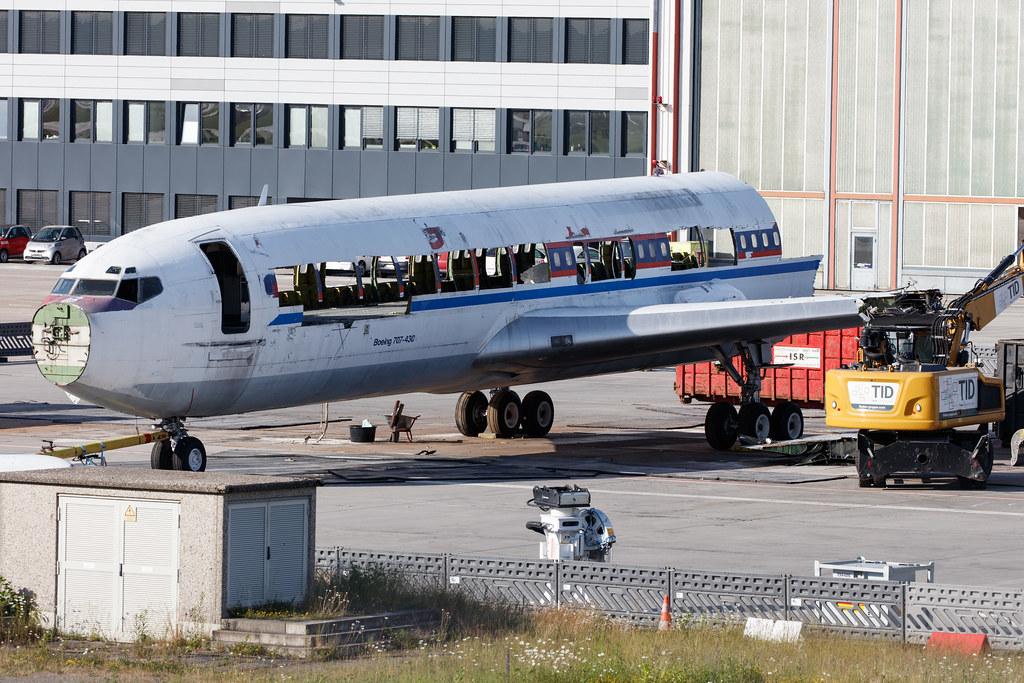 Hamburg Airport: Hamburg Airport: Lufthansa (LH / DLH) | Boeing 707-430 B704 | D-ABOB/D-ABOD | MSN 17720