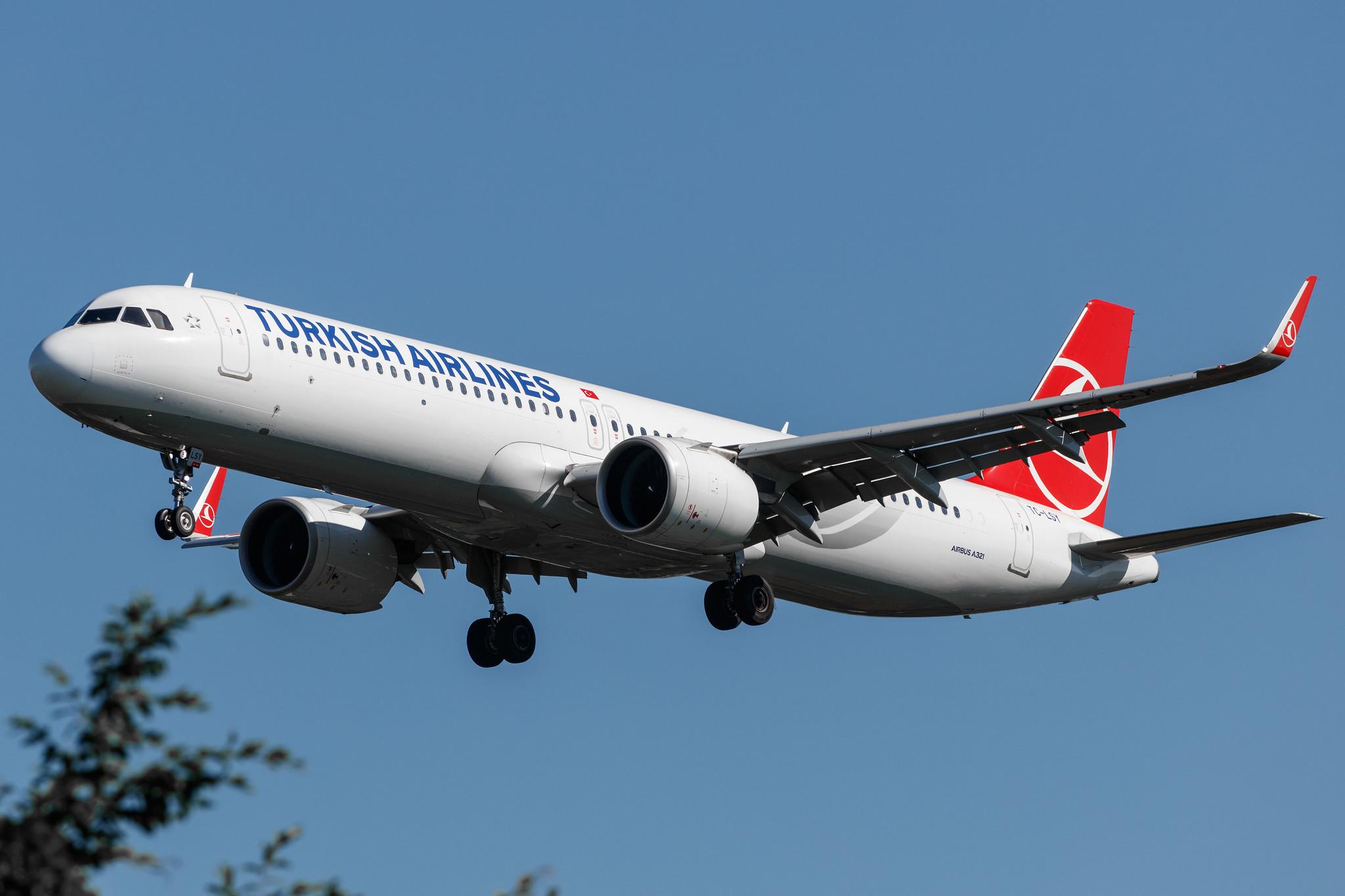 Hamburg Airport: Turkish Airlines (TK / THY) |  Airbus A321-271NX A21N | TC-LSY | MSN 09415
