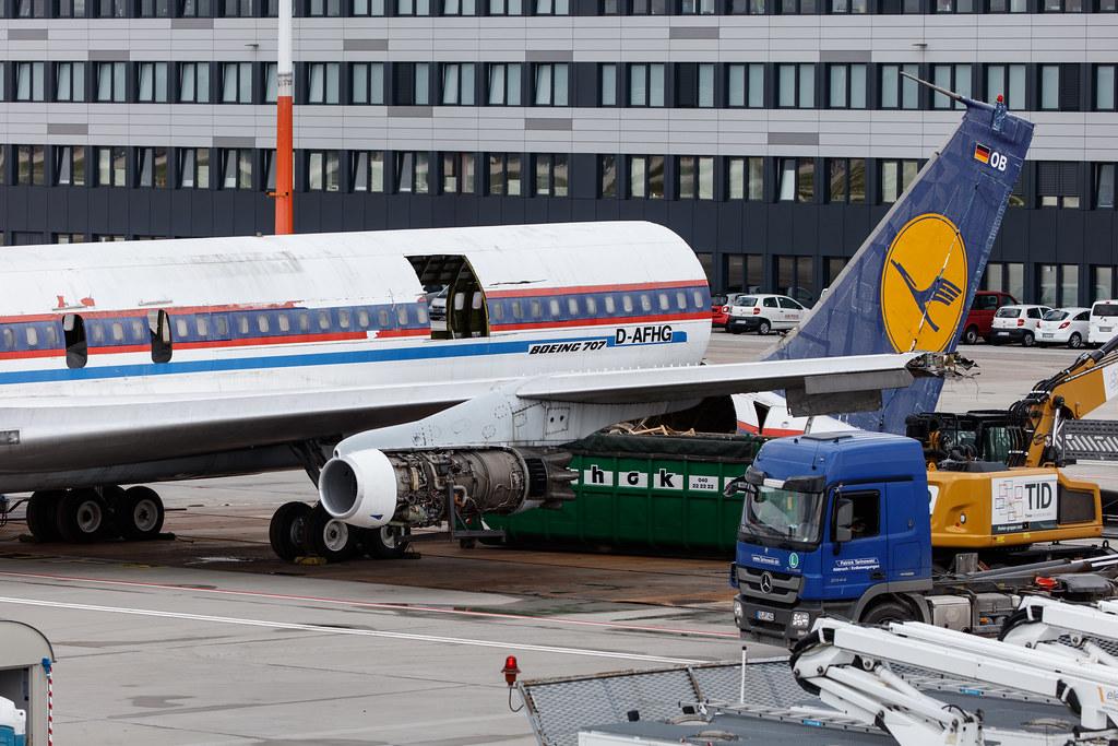 Hamburg Airport: Lufthansa (LH / DLH) | Boeing 707-430 B704 | D-ABOB | MSN 17720
