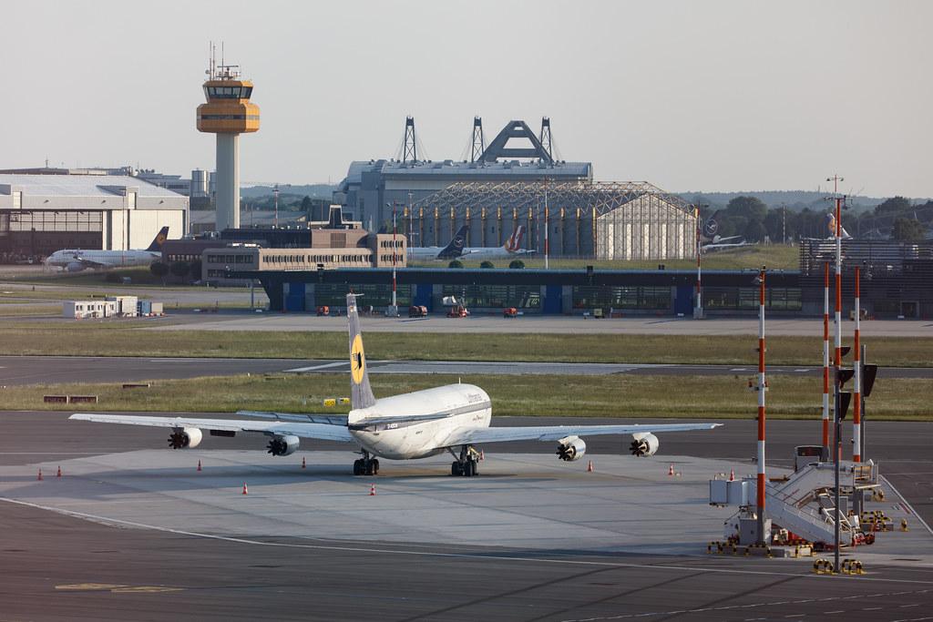 Hamburg Airport: Lufthansa (LH / DLH) | Boeing 707-430 B704 | D-ABOB/D-ABOD | MSN 17720