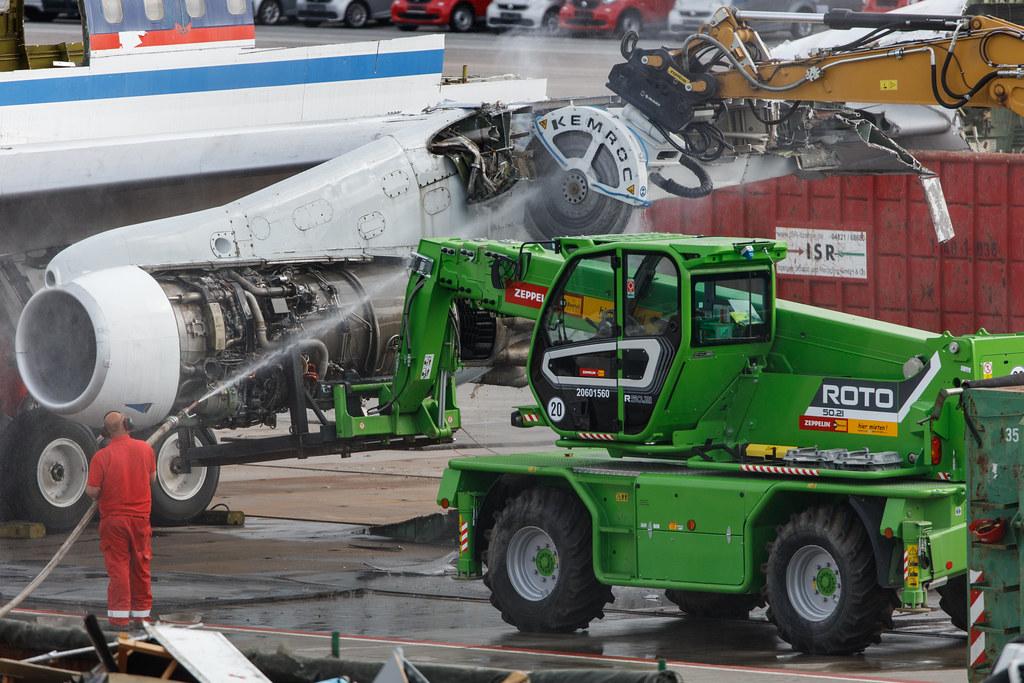 Hamburg Airport: Hamburg Airport: Lufthansa (LH / DLH) | Boeing 707-430 B704 | D-ABOB/D-ABOD | MSN 17720