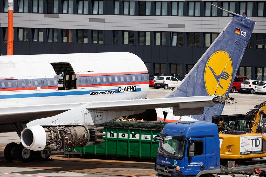 Hamburg Airport: Lufthansa (LH / DLH) | Boeing 707-430 B704 | D-ABOB | MSN 17720