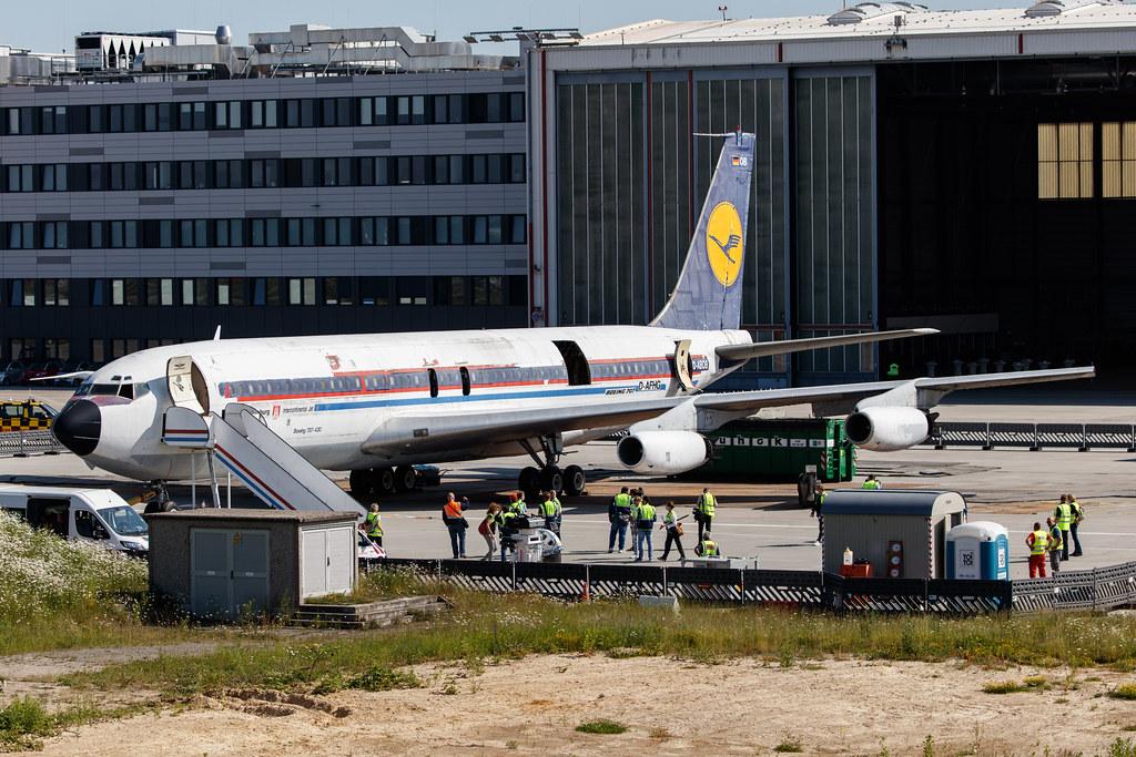 Hamburg Airport: Lufthansa (LH / DLH) | Boeing 707-430 B704 | D-ABOB/D-ABOD | MSN 17720