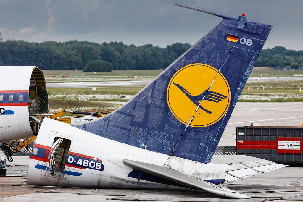 Hamburg Airport: Lufthansa (LH / DLH) | Boeing 707-430 B704 | D-ABOB/D-ABOD | MSN 17720