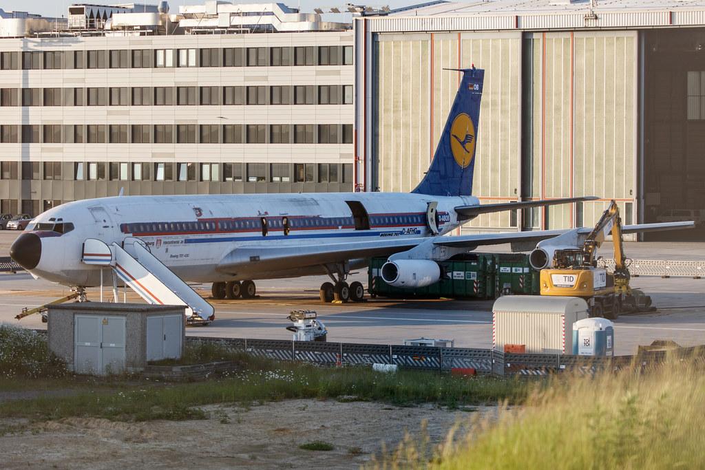 Hamburg Airport: Lufthansa (LH / DLH) | Boeing 707-430 B704 | D-ABOB/D-ABOD | MSN 17720
