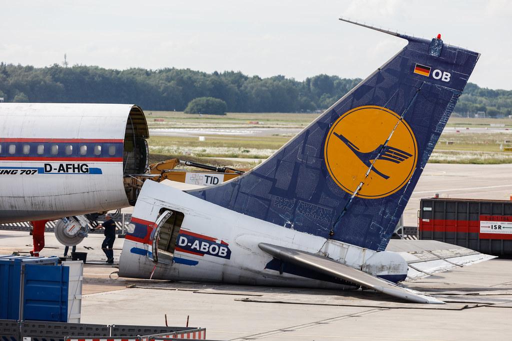 Hamburg Airport: Lufthansa (LH / DLH) | Boeing 707-430 B704 | D-ABOB/D-ABOD | MSN 17720