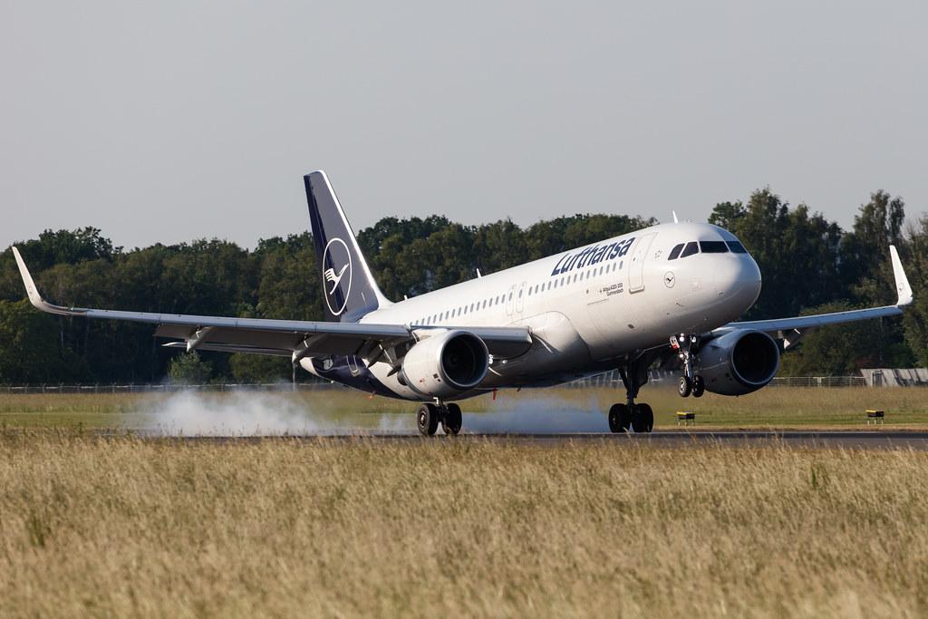 Hamburg Airport: Lufthansa (LH / DLH) |  Airbus A320-214 A320 | D-AIWH | MSN 8911