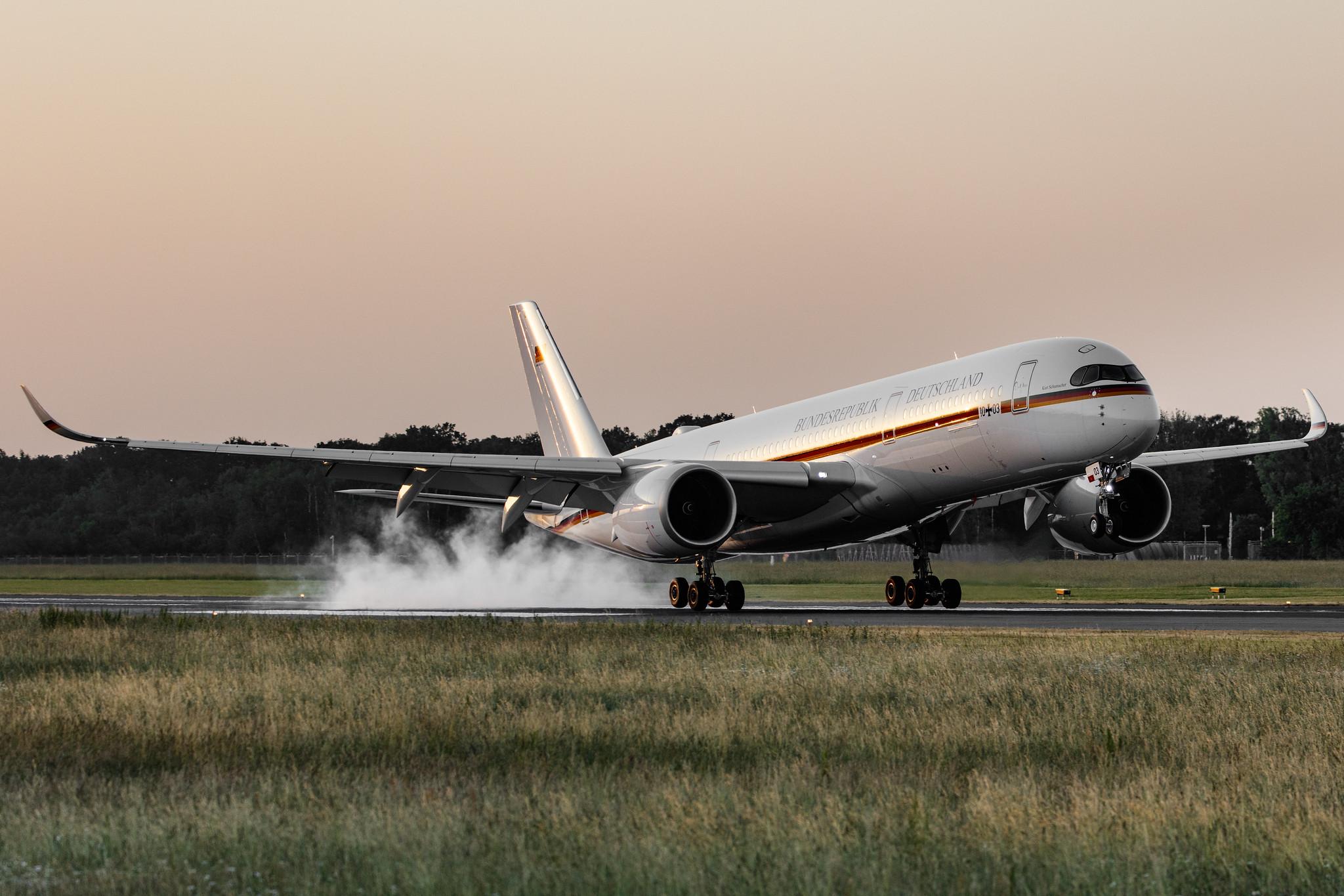 Hamburg Airport: Hamburg Airport: German Air Force (/ GAF) |  Airbus A350-941 A359 | 10+03 | MSN 416