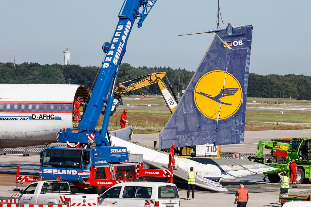 Hamburg Airport: Hamburg Airport: Lufthansa (LH / DLH) | Boeing 707-430 B704 | D-ABOB/D-ABOD | MSN 17720