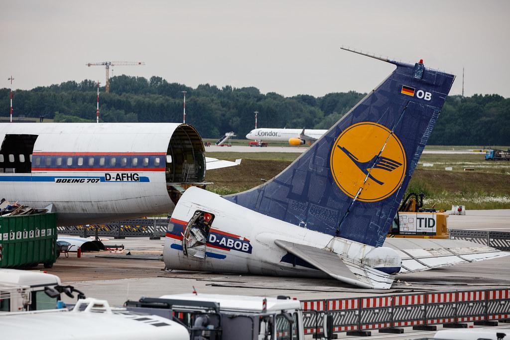 Hamburg Airport: Lufthansa (LH / DLH) | Boeing 707-430 B704 | D-ABOB/D-ABOD | MSN 17720