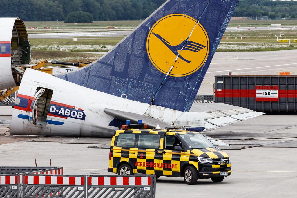 Hamburg Airport: Lufthansa (LH / DLH) | Boeing 707-430 B704 | D-ABOB/D-ABOD | MSN 17720