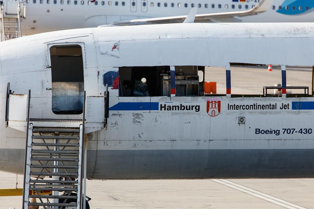 Hamburg Airport: Hamburg Airport: Lufthansa (LH / DLH) | Boeing 707-430 B704 | D-ABOB/D-ABOD | MSN 17720