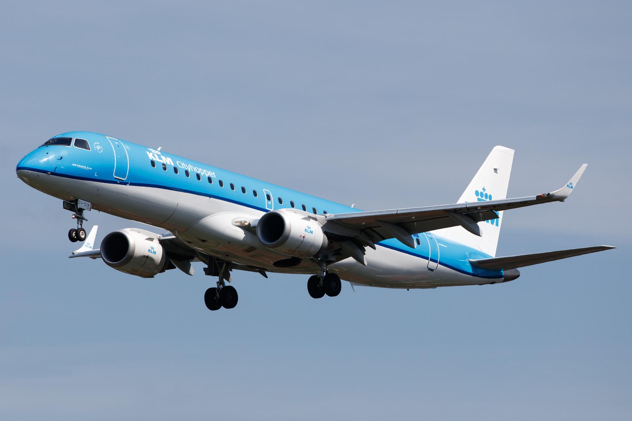 Hamburg Airport: KLM (KL / KLM) | Operator: KLM Cityhopper |  Embraer E190STD E190 | PH-EZV | MSN 19000528