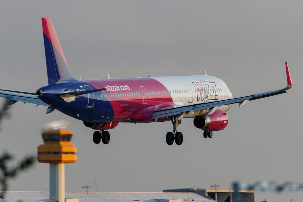 Hamburg Airport: Wizz Air (W6 / WZZ) |  Airbus A321-231 A321 | HA-LXF | MSN 7155