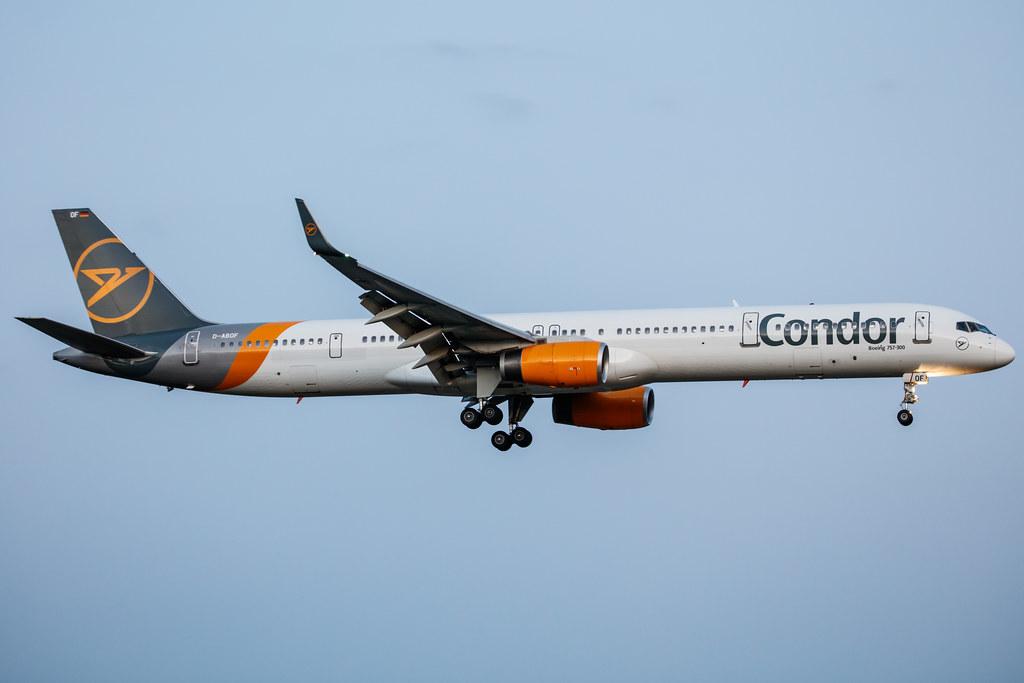 Hamburg Airport: Condor (DE / CFG) |  Boeing 757-330 B753 | D-ABOF | MSN 29013