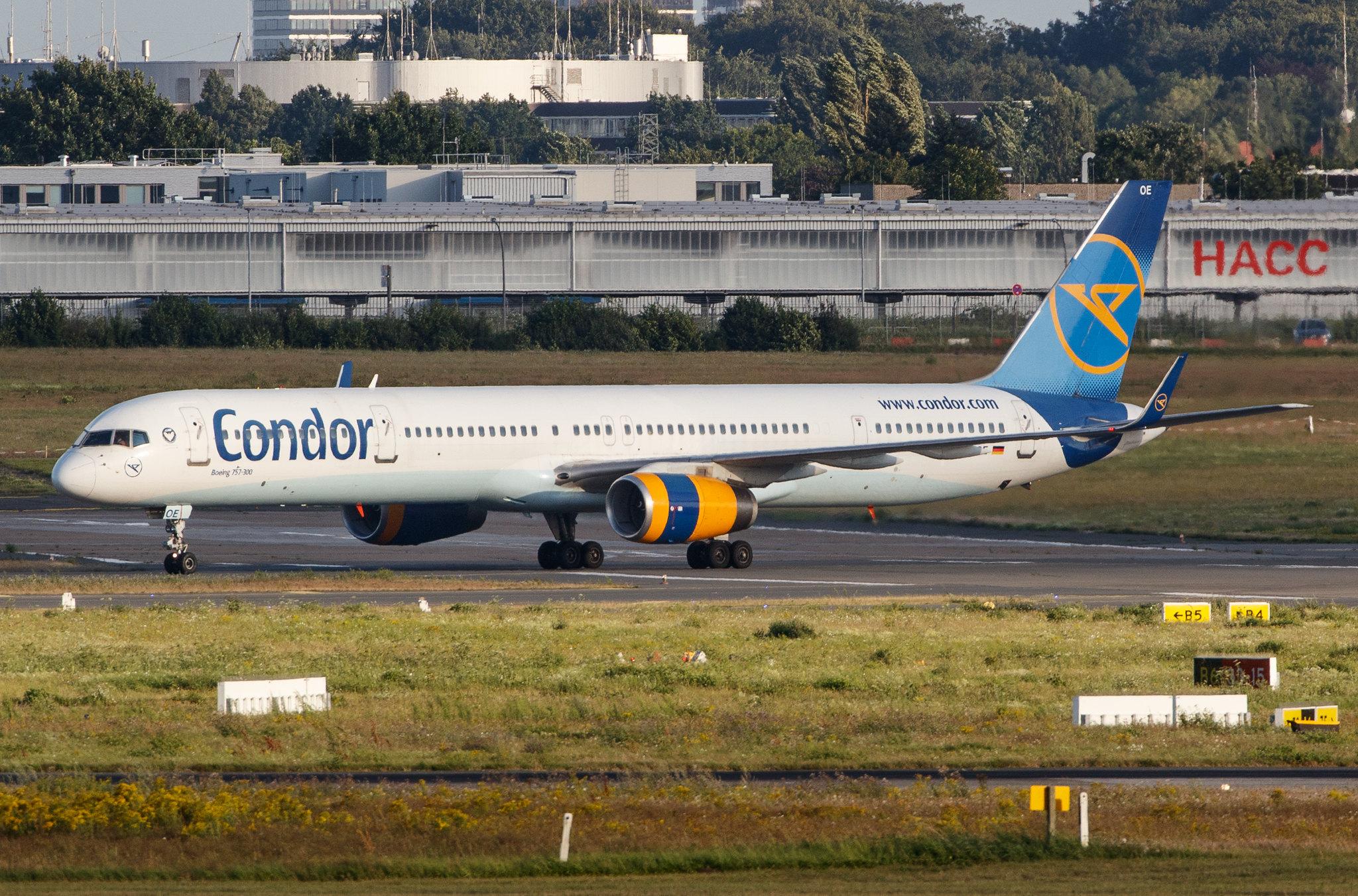 Hamburg Airport: Condor (DE / CFG) |  Boeing 757-330 B753 | D-ABOE | MSN 29012