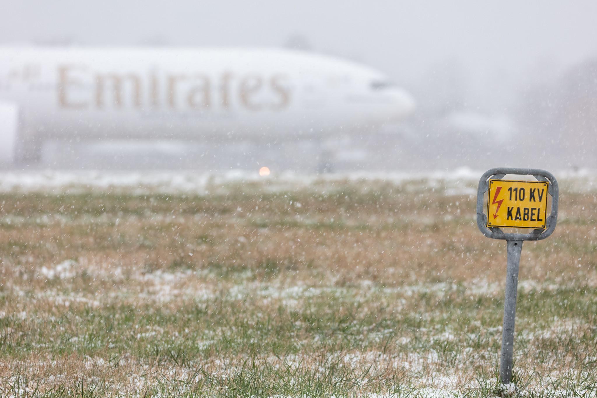 Hamburg Airport: Emirates (EK / UAE) |  Boeing 777-31H(ER) B77W | A6-ECS | MSN 38980