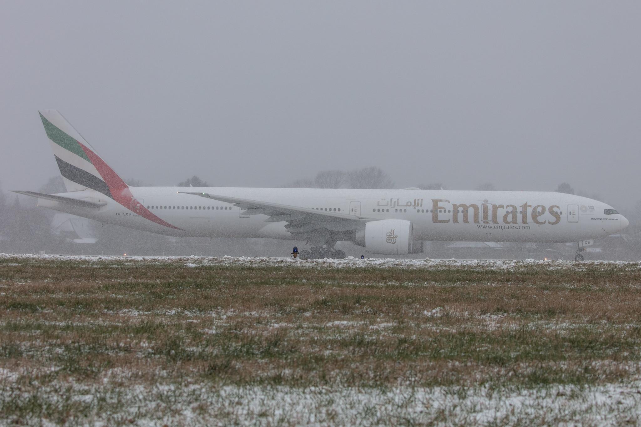 Hamburg Airport: Emirates (EK / UAE) |  Boeing 777-31H(ER) B77W | A6-ECS | MSN 38980