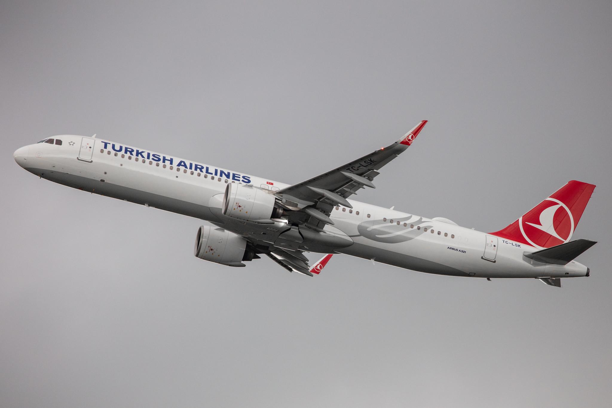 Amsterdam Schiphol: Turkish Airlines (TK / THY) |  Airbus A321-271NX A21N | TC-LSK | MSN 09082