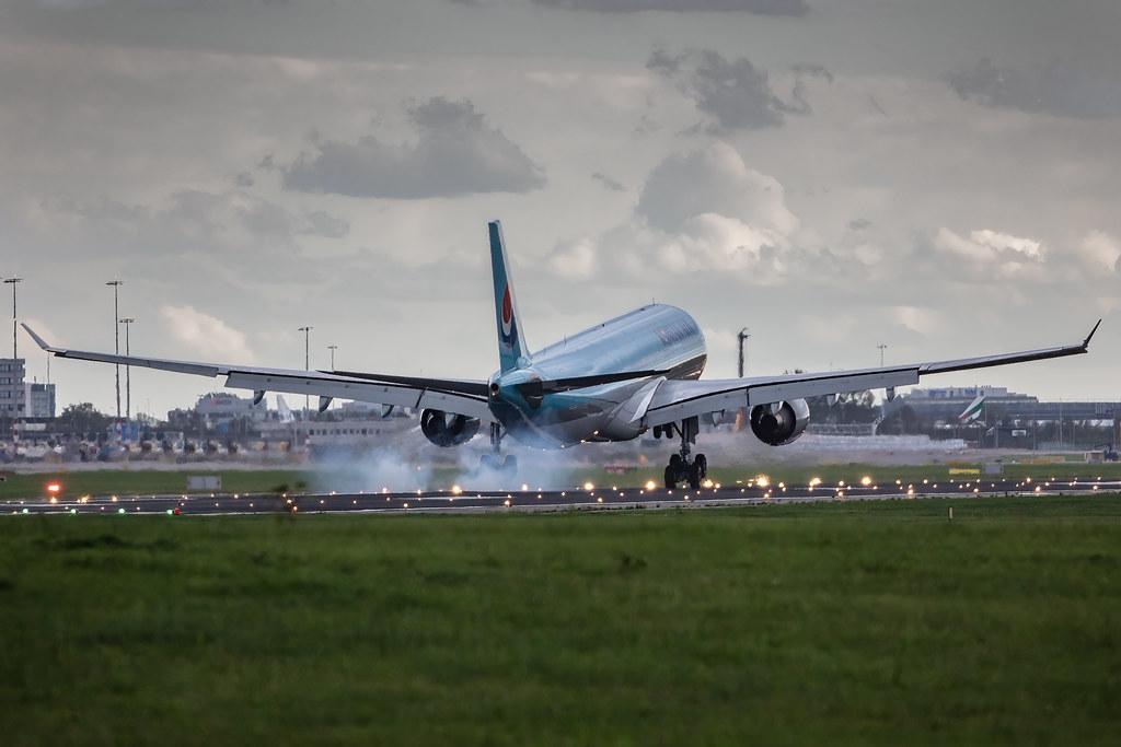 Amsterdam Schiphol: Korean Air (KE / KAL) |  Airbus A330-323 A333 | HL8025 | MSN 1611