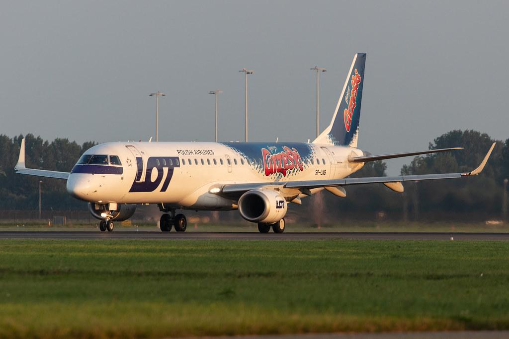 Amsterdam Schiphol: LOT (LO / LOT) |  Livery: Grzeski Livery |  Embraer E195LR E195 | SP-LNB | MSN 19000444