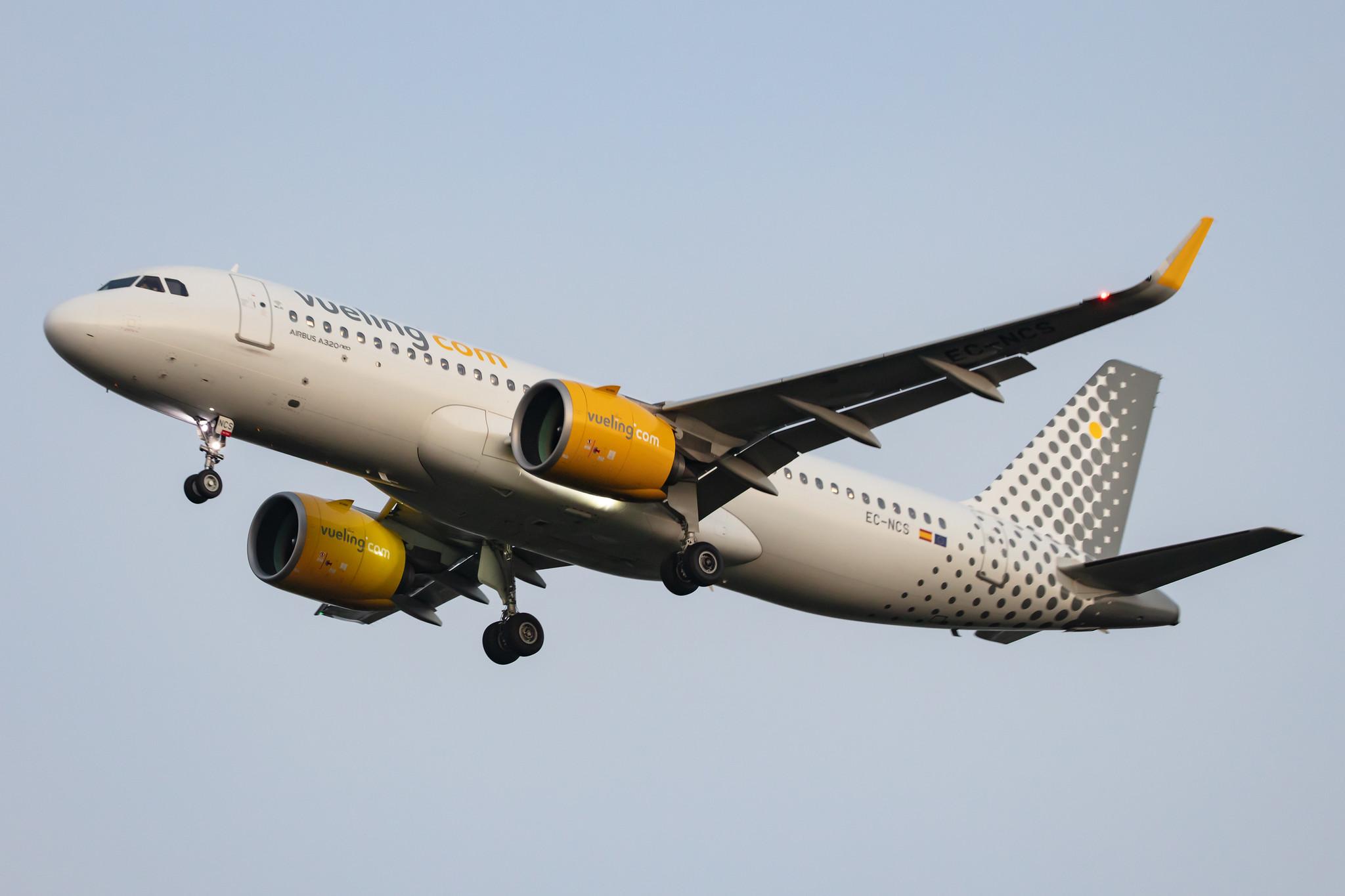 Amsterdam Schiphol: Vueling (VY / VLG) |  Airbus A320-271N A20N | EC-NCS | MSN 8818