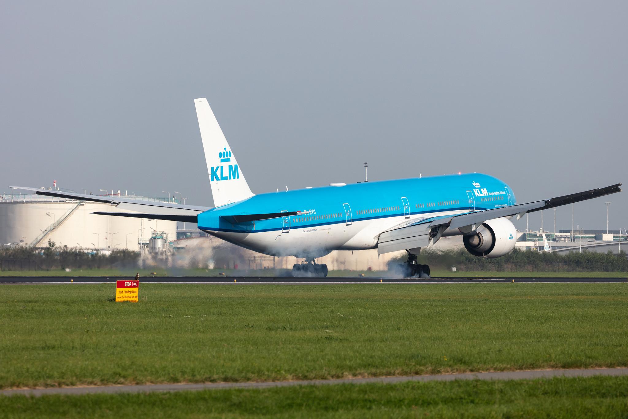 Amsterdam Schiphol: KLM (KL / KLM) |  Boeing 777-306(ER) B77W | PH-BVU | MSN 61702