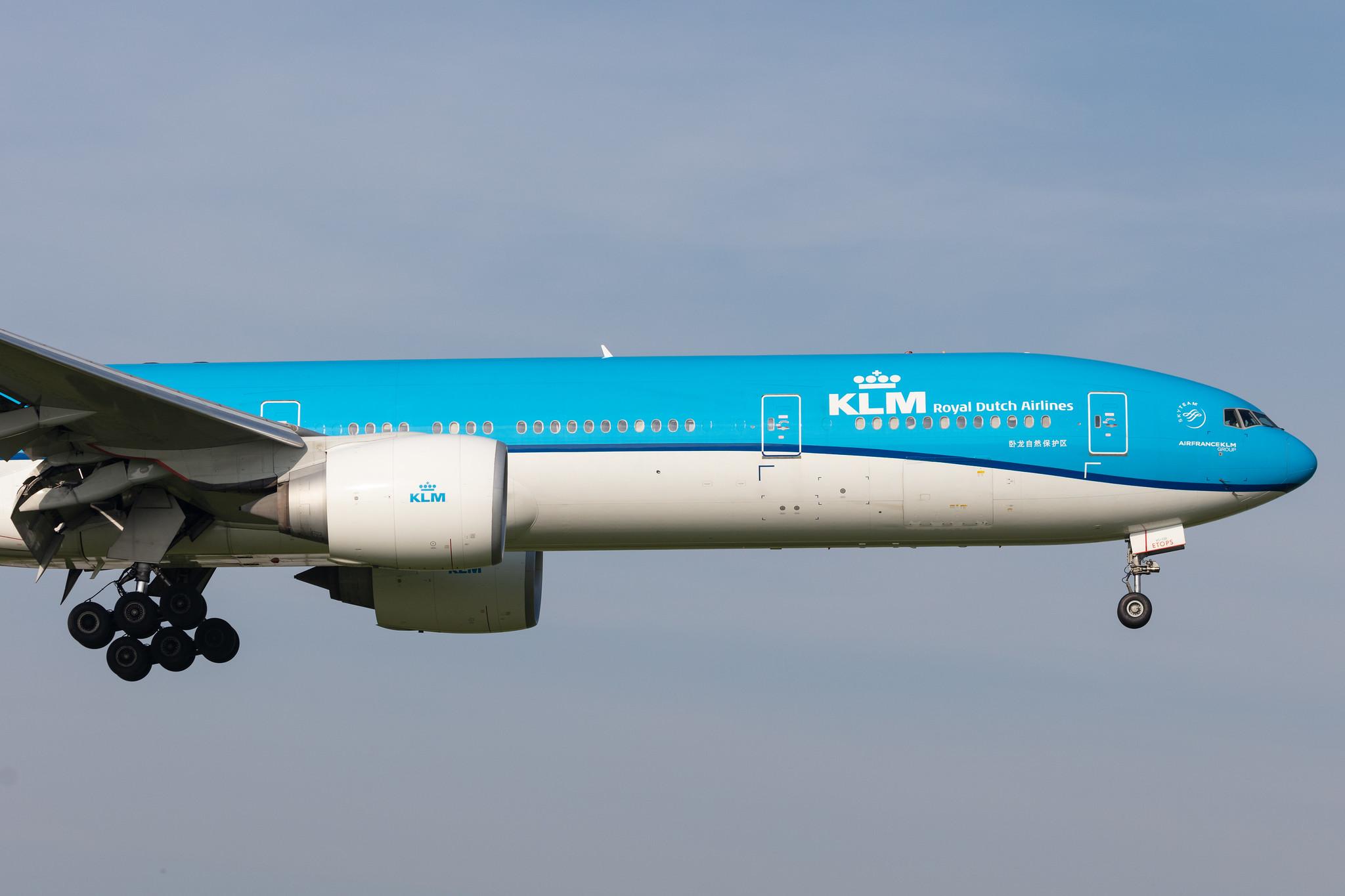 Amsterdam Schiphol: KLM (KL / KLM) |  Boeing 777-306(ER) B77W | PH-BVG | MSN 38867