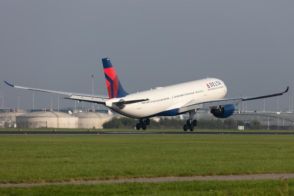 Amsterdam Schiphol: Delta Air Lines (DL / DAL) |  Airbus A330-941 A339 | N409DX | MSN 1983