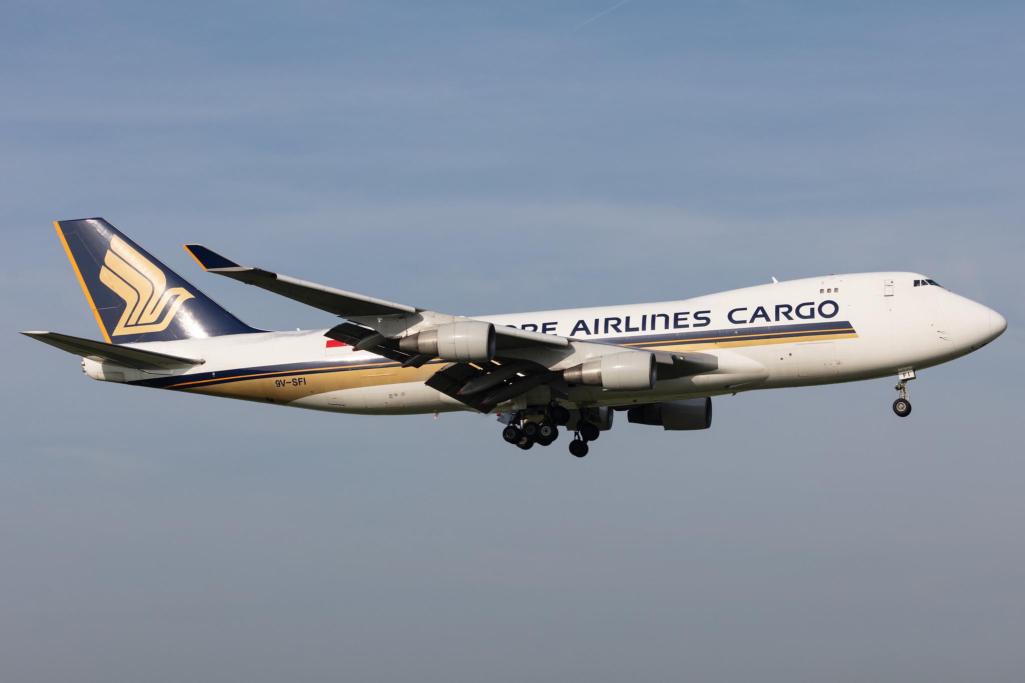 Amsterdam Schiphol: Singapore Airlines Cargo (SQ / SIA) | Operator: Singapore Airlines |  Boeing 747-412F(SCD) B744 | 9V-SFI | MSN 28027