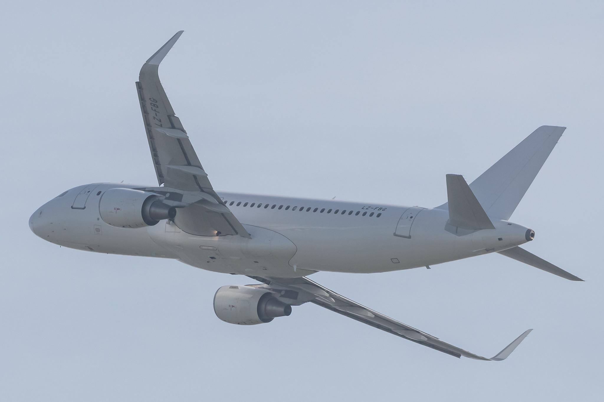 Amsterdam Schiphol: Bulgaria Air (FB / LZB) |  Airbus A320-214 A320 | LZ-FBG | MSN 06012