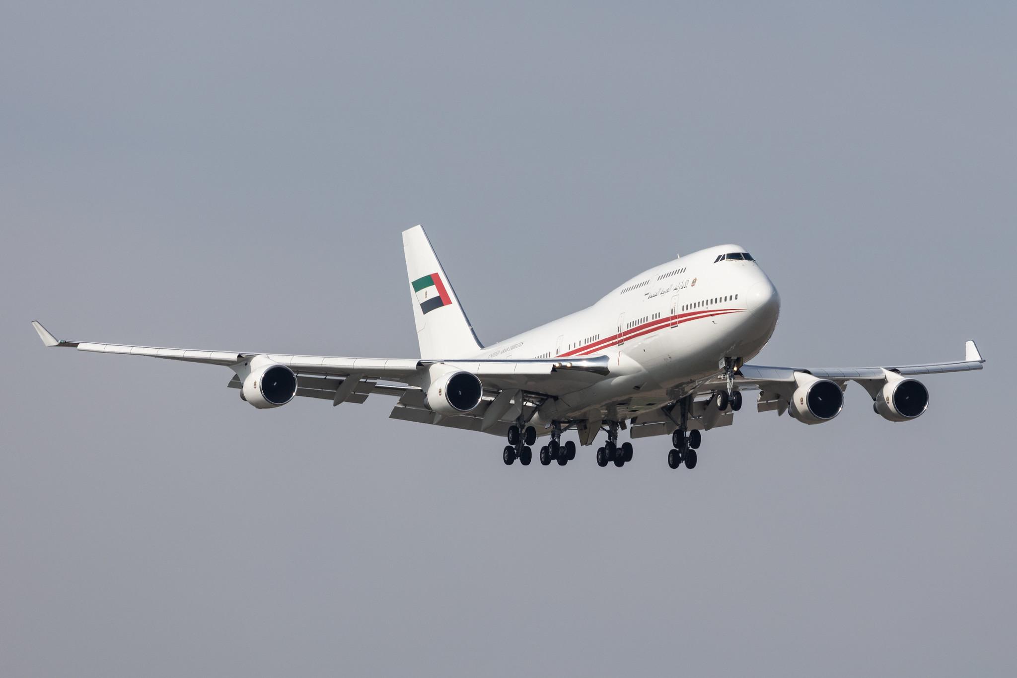Amsterdam Schiphol: Dubai Air Wing (/ DUB) |  Boeing 747-433 B744 | A6-COM | MSN 25074