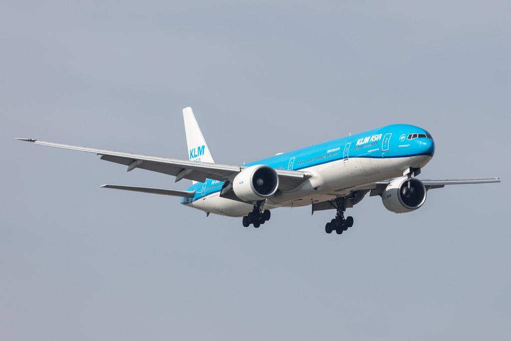 Amsterdam Schiphol: KLM (KL / KLM) |  Boeing 777-306(ER) B77W | PH-BVB | MSN 36145