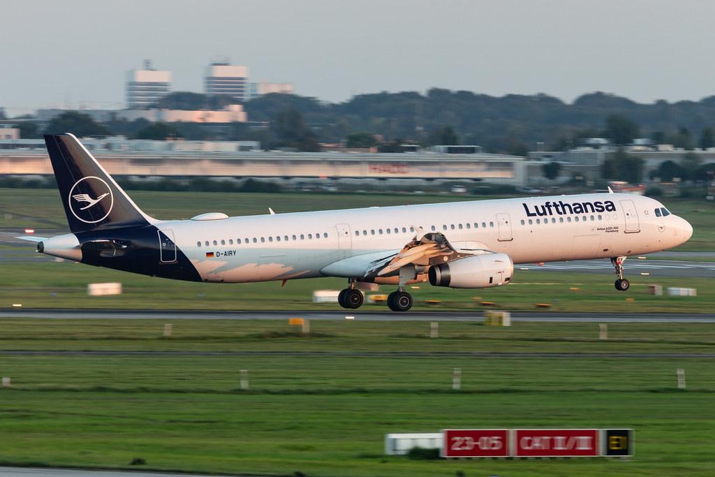 Hamburg Airport: Lufthansa (LH / DLH) |  Airbus A321-131 A321 | D-AIRY | MSN 0901