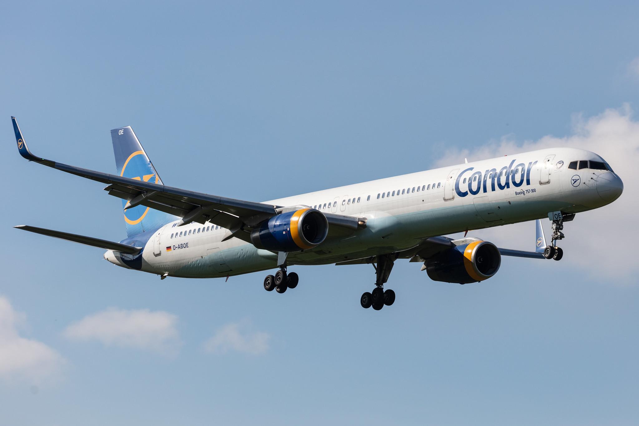 Hamburg Airport: Condor (DE / CFG) |  Boeing 757-330 B753 | D-ABOE | MSN 29012