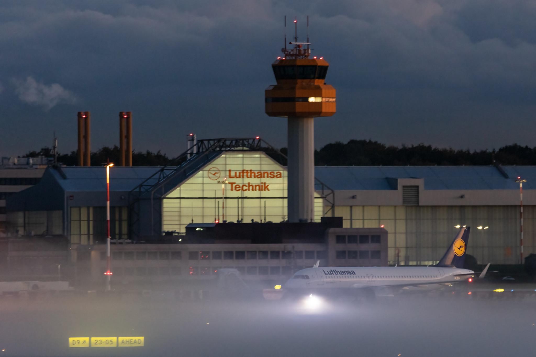 Hamburg Airport: Lufthansa (LH / DLH) |  Airbus A320-271N A20N | D-AINJ | MSN 7735