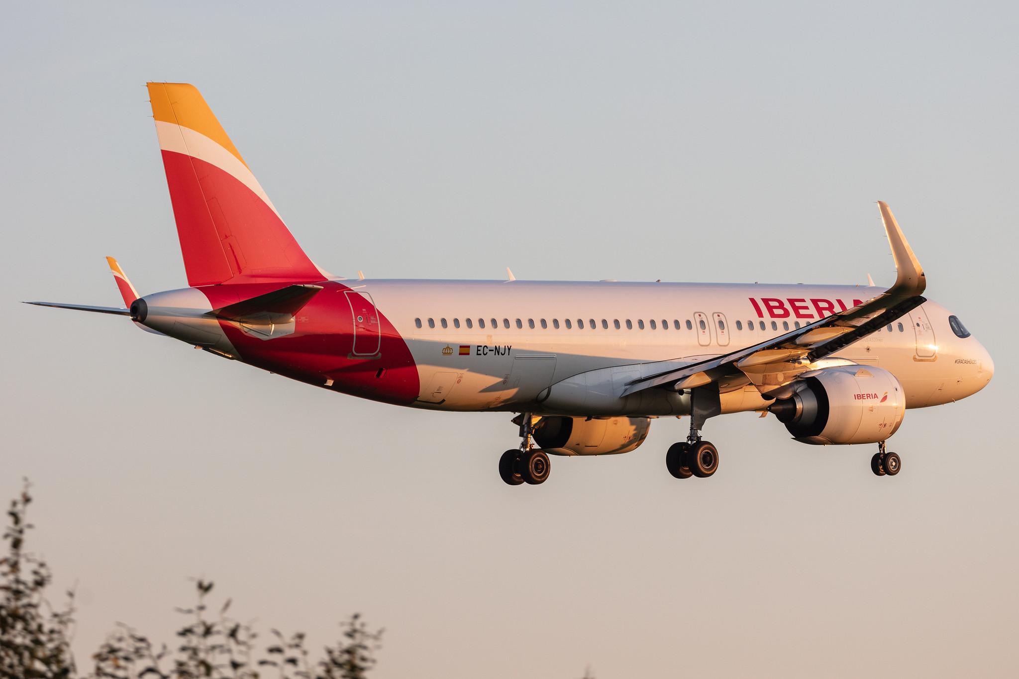 Hamburg Airport: Iberia (IB / IBE) |  Airbus A320-251N A20N | EC-NJY | MSN 10135