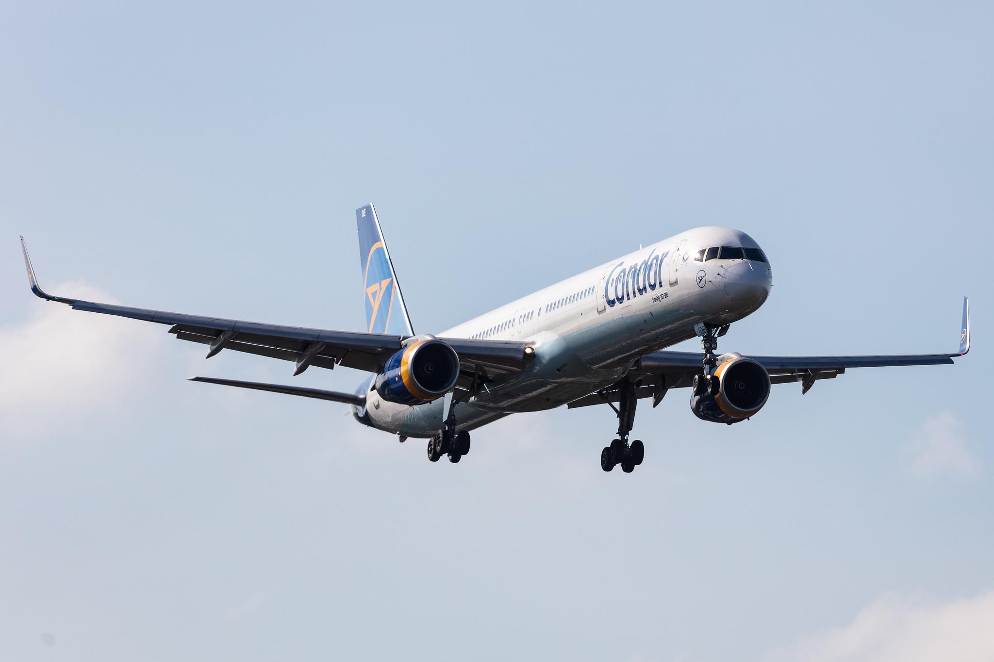 Hamburg Airport: Condor (DE / CFG) |  Boeing 757-330 B753 | D-ABOE | MSN 29012