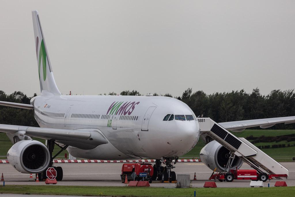 Hamburg Airport: Wamos Air (EB / PLM) |  Airbus A330-243 A332 | EC-NCK | MSN 0840