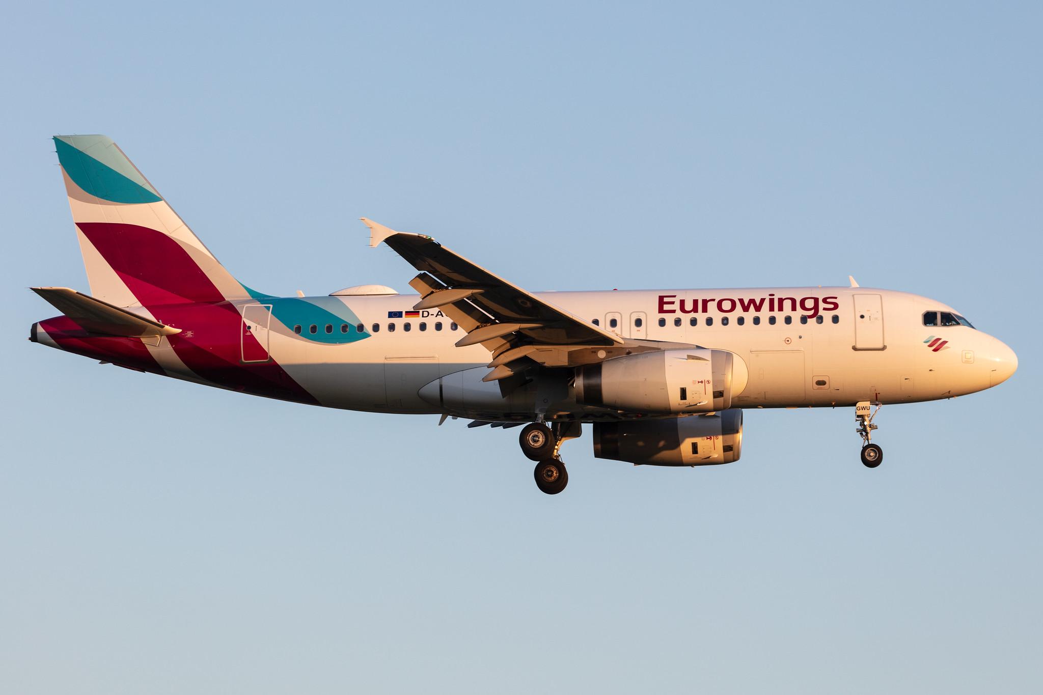 Hamburg Airport: Eurowings (EW / EWG) |  Airbus A319-132 A319 | D-AGWU | MSN 5457